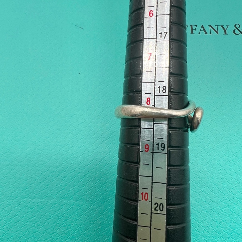 Elegant Silver Infinity Ring - Picture 3 of 6